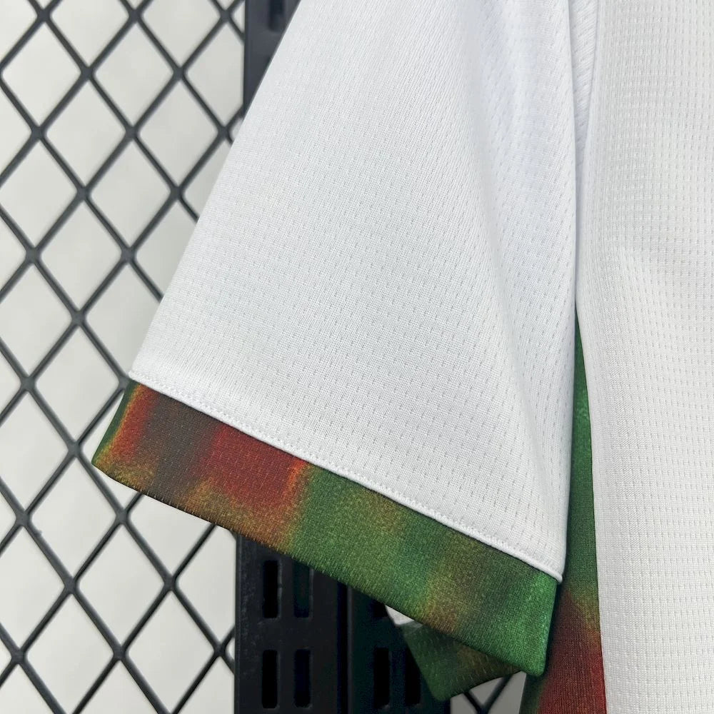 Portugal 26/27 White Special Kit