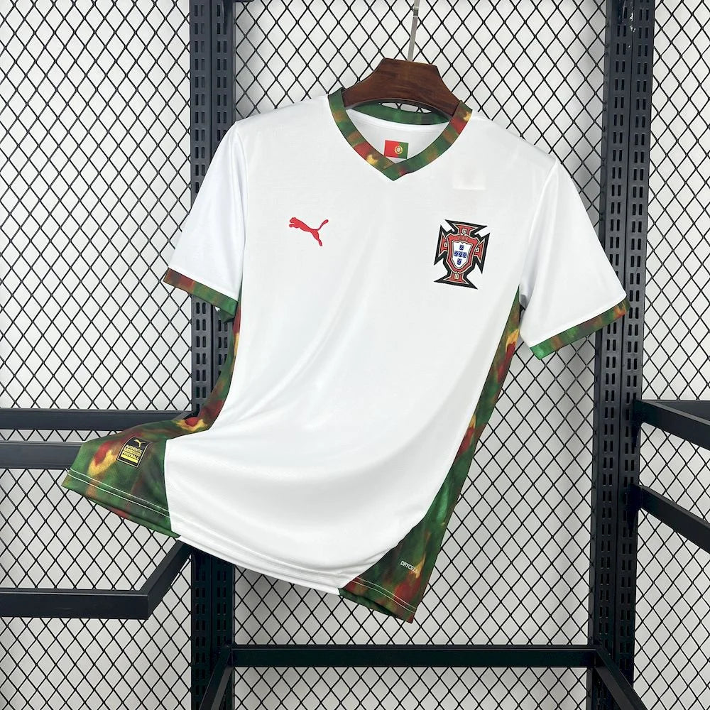 Portugal 26/27 White Special Kit