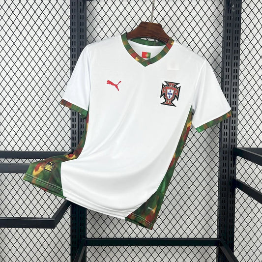 Portugal 26/27 White Special Kit