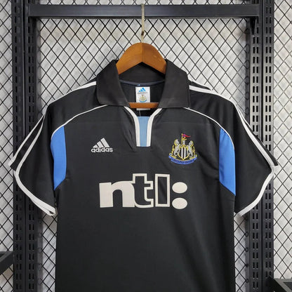 Newcastle 00/01 Away Kit