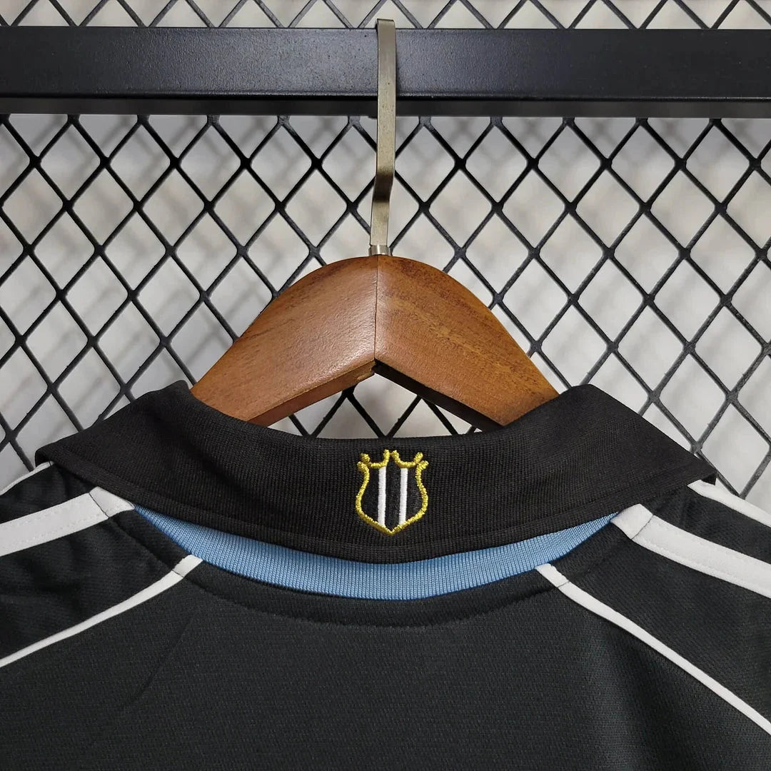 Newcastle 00/01 Away Kit