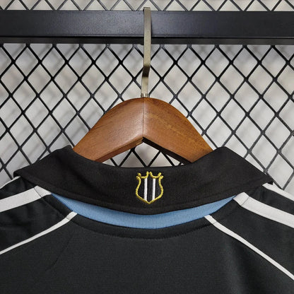 Newcastle 00/01 Away Kit