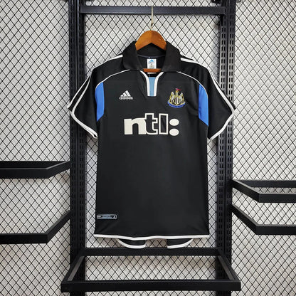 Newcastle 00/01 Away Kit