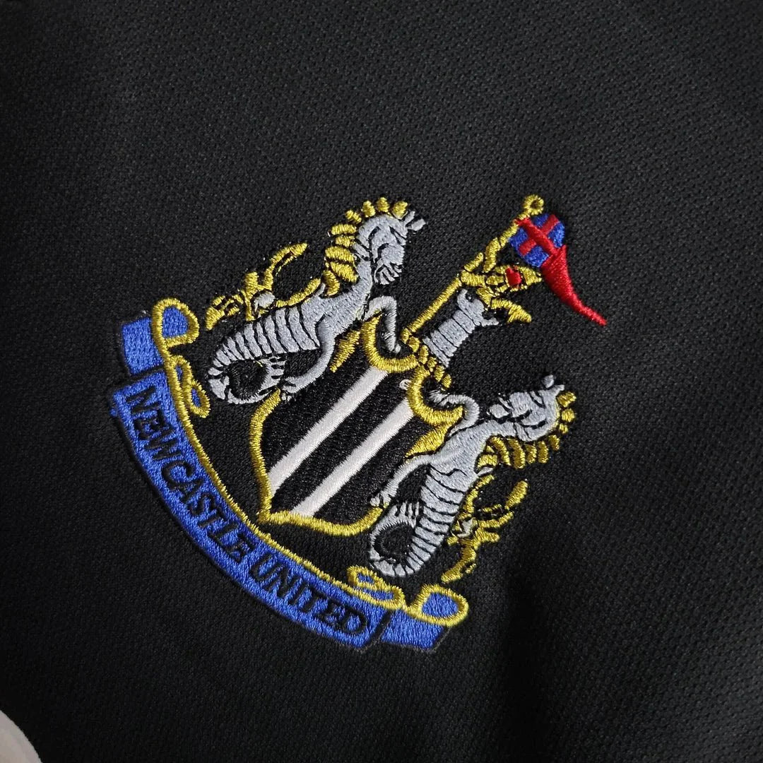 Newcastle 00/01 Away Kit