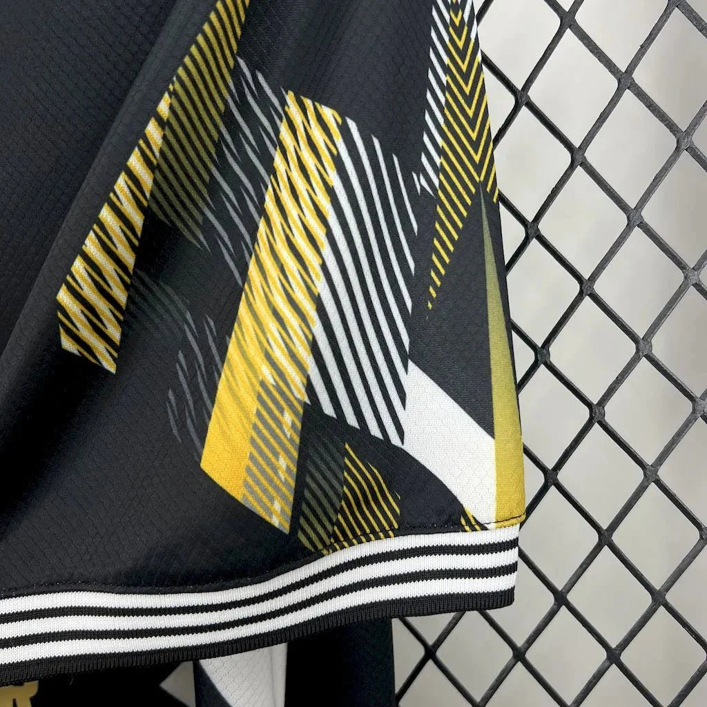 Real Madrid 25/26 Black Nocturno Special Kit