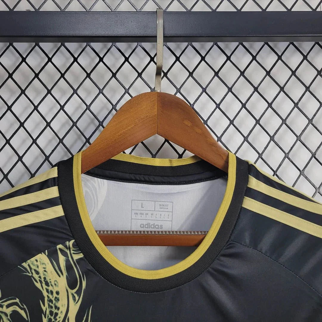 Real Madrid 25/26 Gold Dragon Special Kit